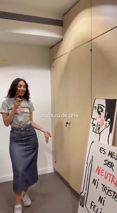 ART IS CASH 📚 #arteurbano #franciscodepajaro #streetart #art Art is cash – street art in Barcelona: scene from the Art Is Trash video by Francisco de Pájaro
