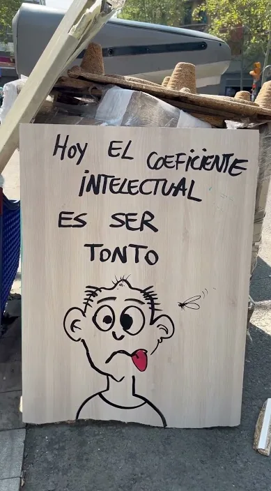 Coeficiente – street art in Barcelona: scene from the Art Is Trash video by Francisco de Pájaro