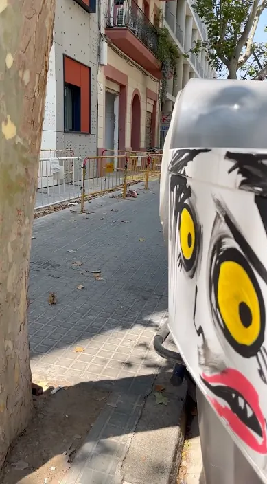 DECLARACIÓN DE INTENCIONES # #arteurbano #streetart #franciscodepajaro #art Declaración de intenciones – street art in Barcelona: scene from the Art Is Trash video by Francisco de Pájaro